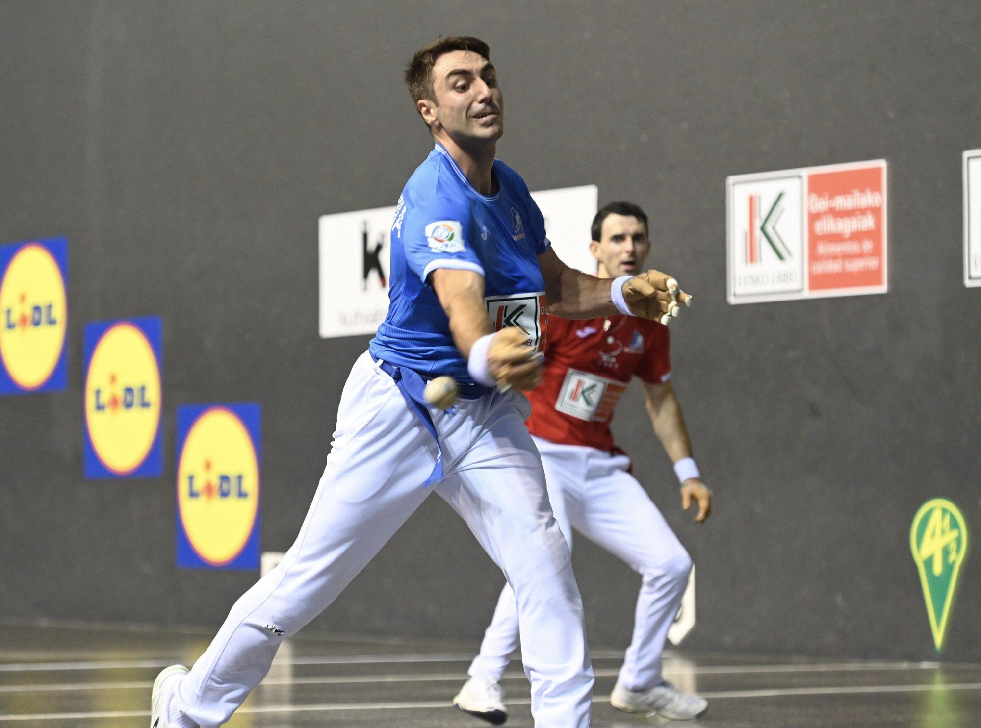 Peio Etxeberria, finalista del Cuatro y Medio por tercera vez consecutiva después de ganar a Altuna III en el Atano III de Donostia.