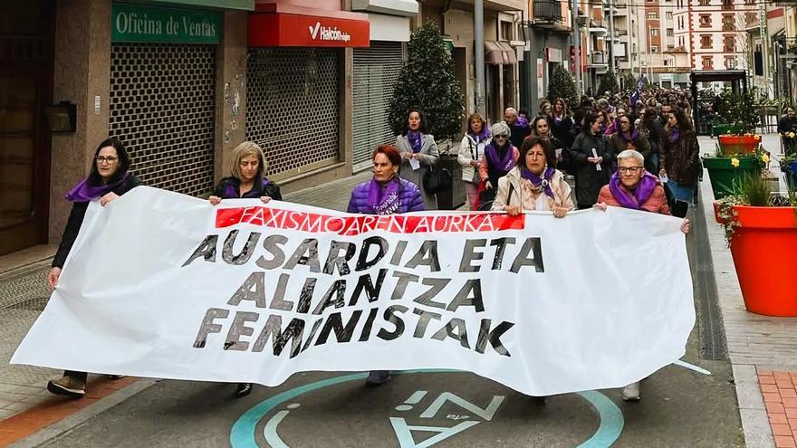 Aiaraldea se tiñe de lila con motivo del Día Internacional de las Mujeres