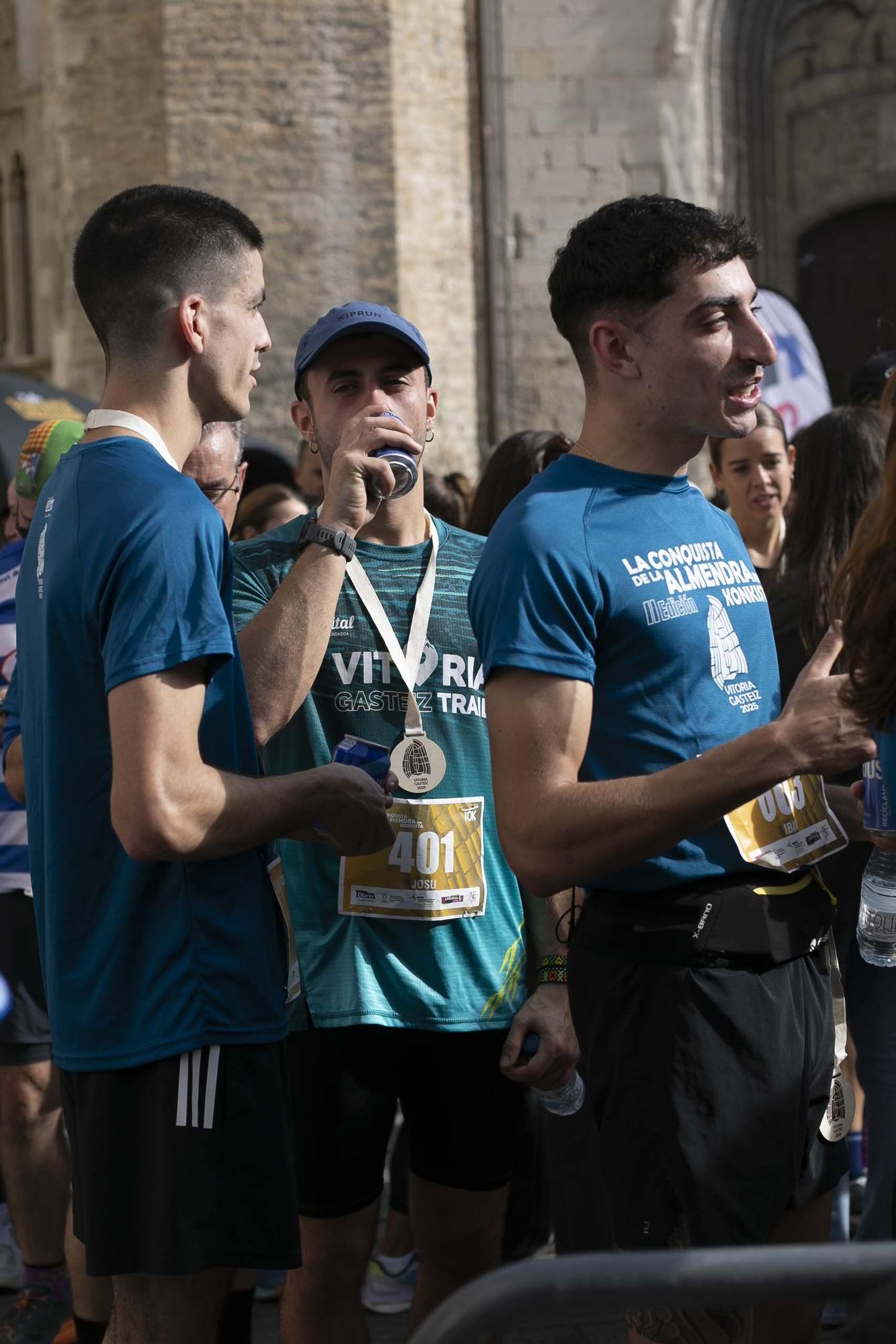 En imágenes: Buen tiempo y buen ambiente en la Conquista de la Almendra (¡Búscate en las fotos!)