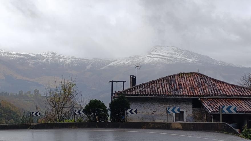 Todos los puertos de la red viaria de Euskadi están abiertos y en tres alaveses se recomienda precaución por nieve