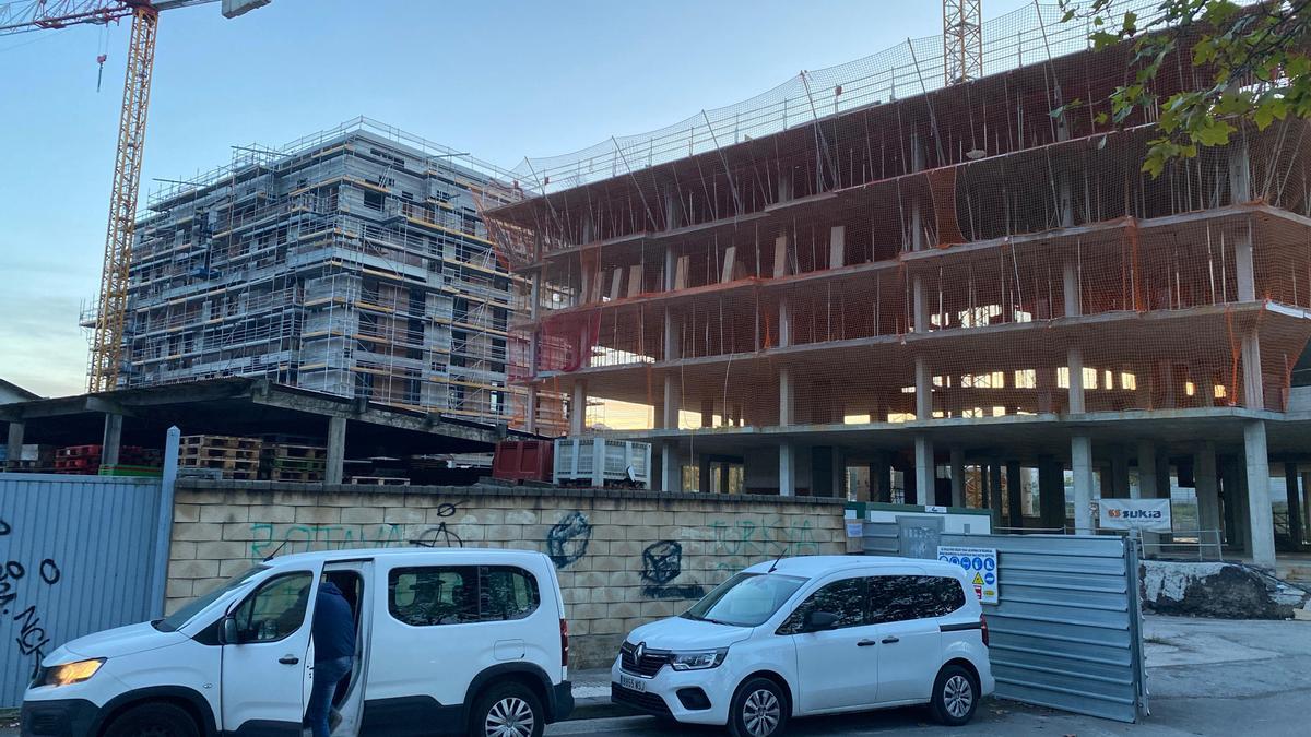 Construcción de viviendas en la zona de Torreaga en Zumaia. Construcción de viviendas en la zona de Torreaga en Zumaia.