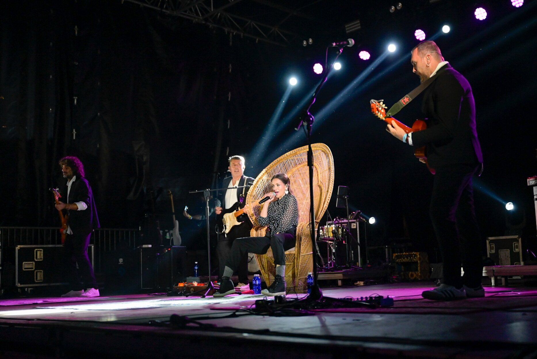 Irun vibra con el concierto de Bebe