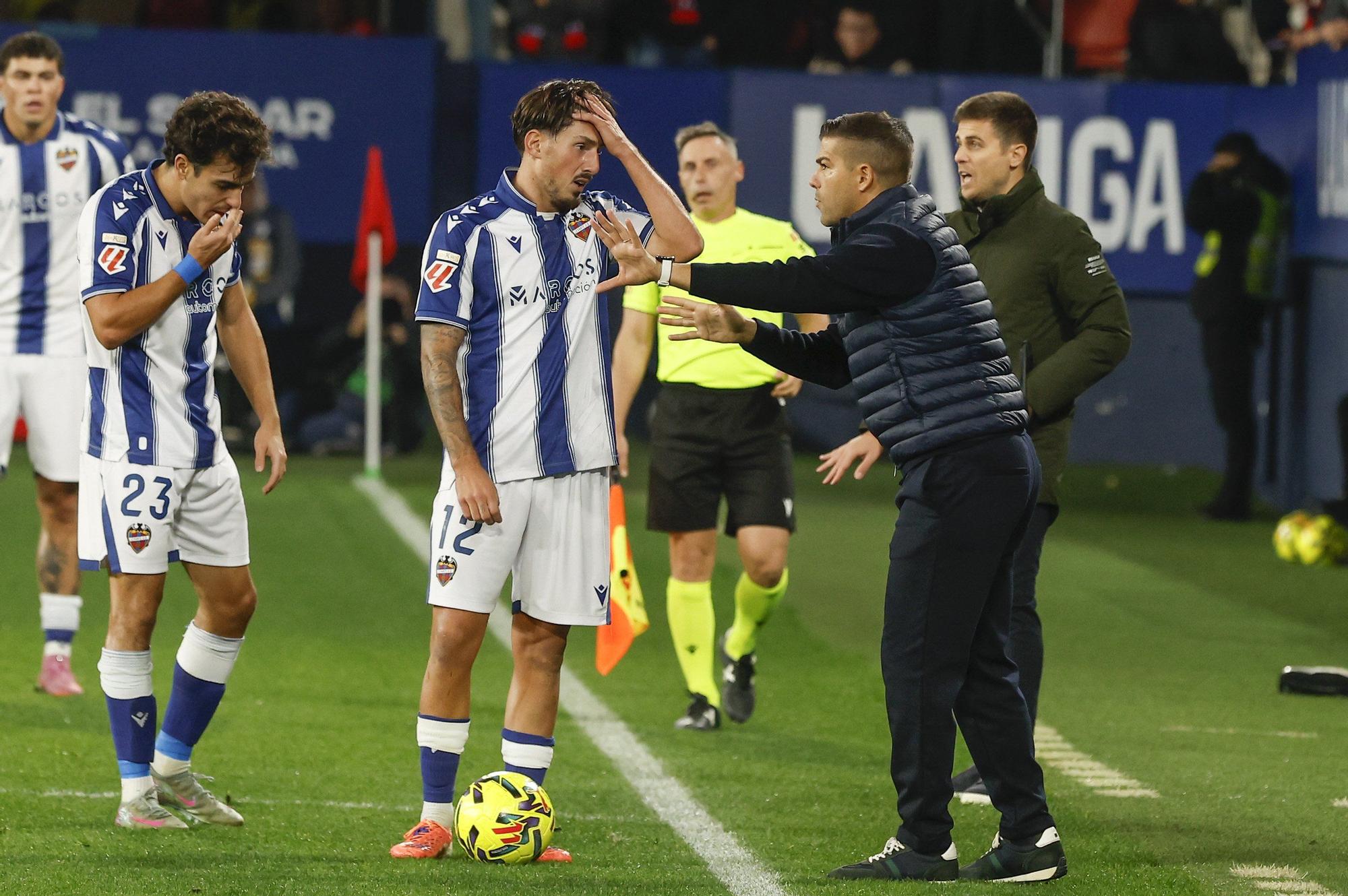 Fotos del partido Osasuna-Levante
