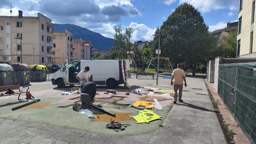 Los parques de Aretxabaleta se renuevan: &quot;más seguros, accesibles&quot; y con nuevos elementos de juego