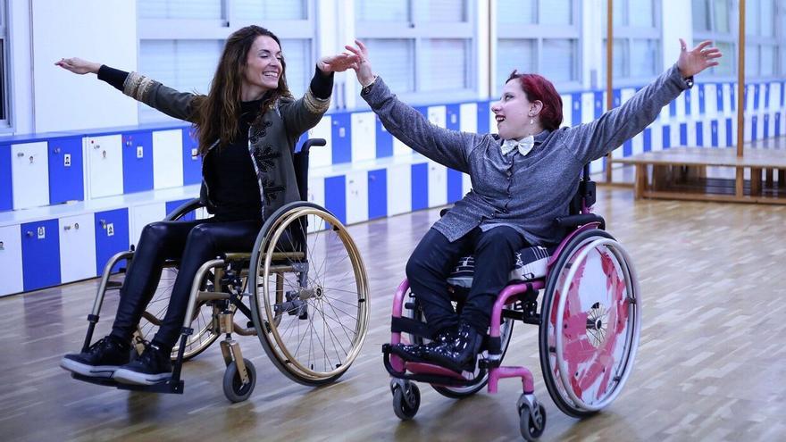 La historia de Idoia Iturri, bailarina navarra en silla de ruedas: "La música me salvó la vida"