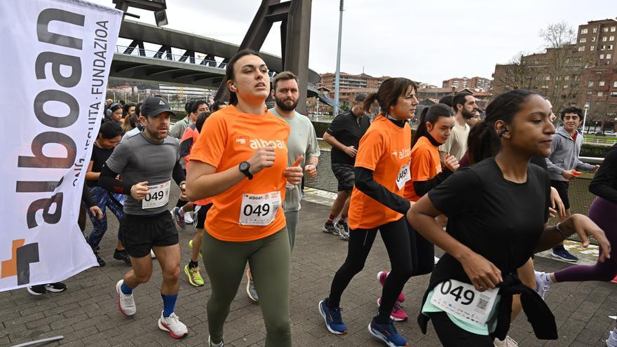 Cientos de personas ‘corren por una causa’ en Bilbao