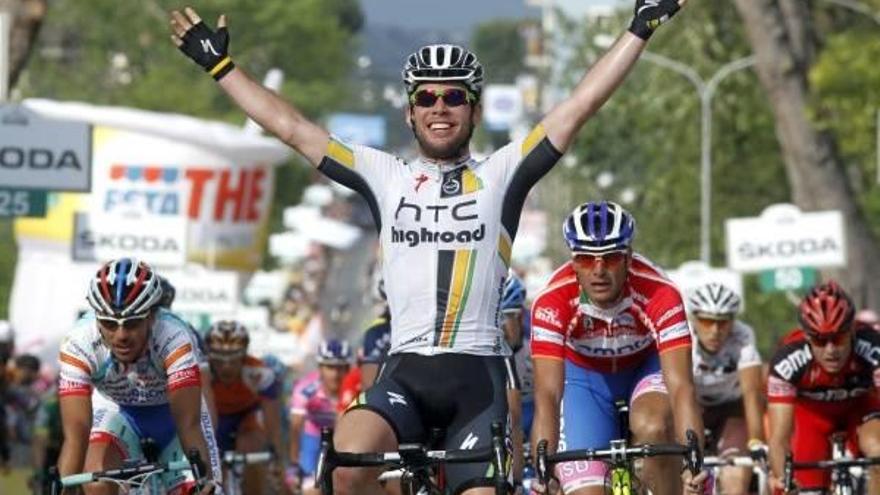 Cavendish se adjudica la etapa y Contador mantiene la &quot;maglia rosa&quot;