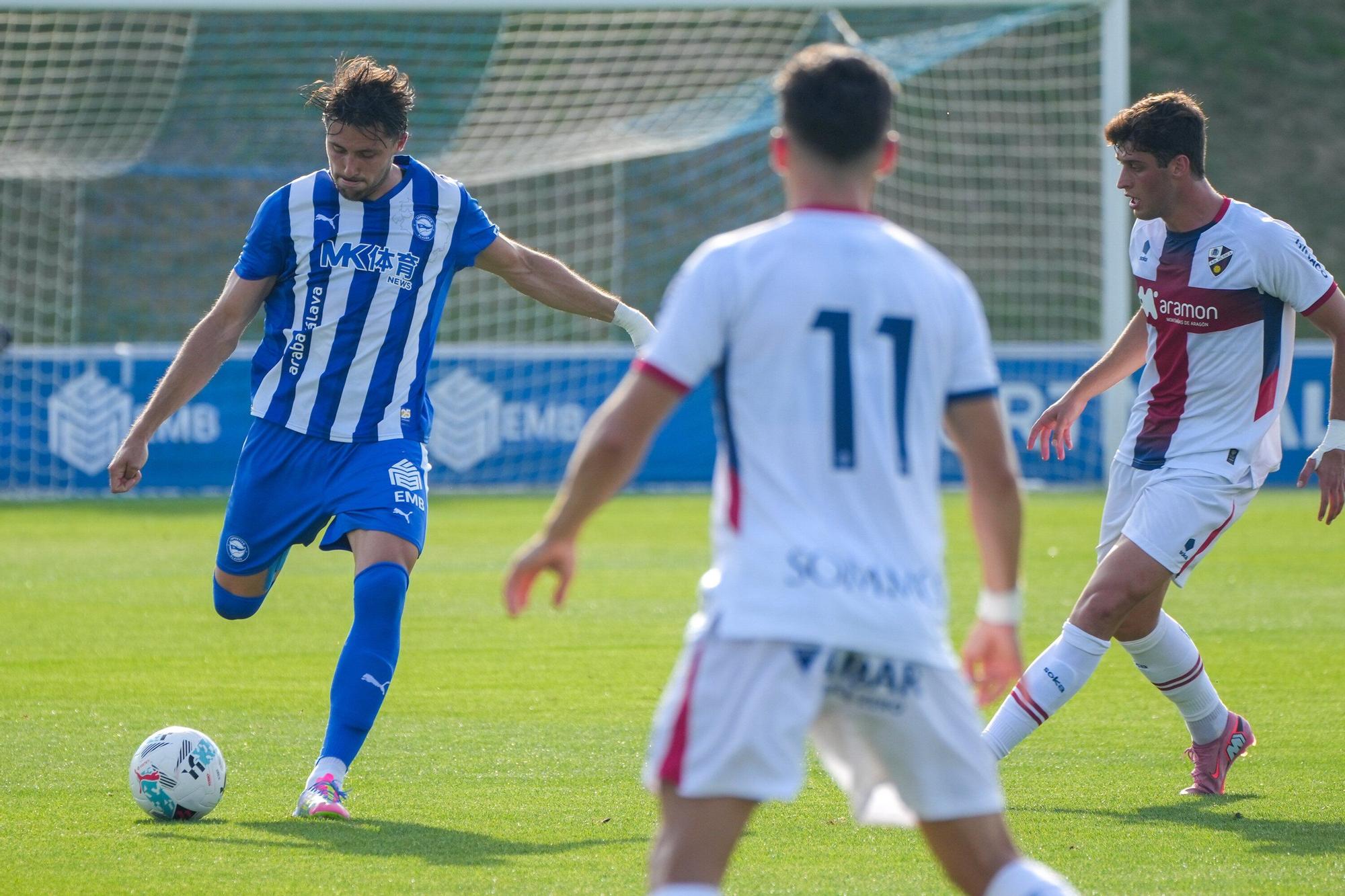 En imágenes: El Alavés pierde contra el Huesca en pretemporada (0-1)