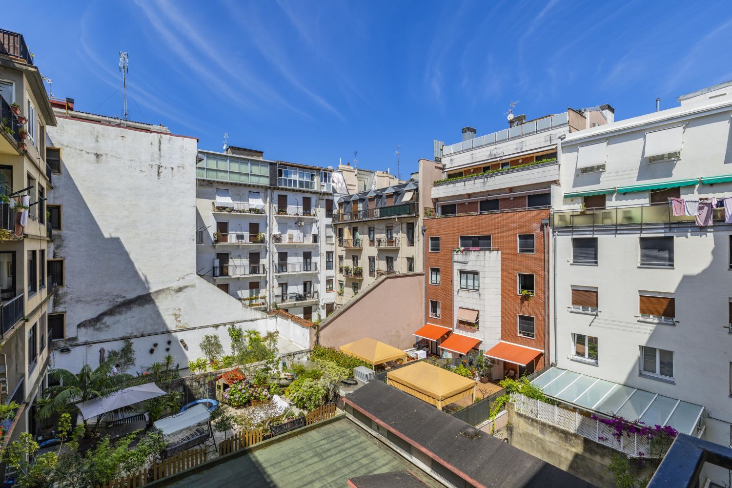 Vivir en el corazón de San Sebastián: espacio, luz y carácter en el Gros más exclusivo