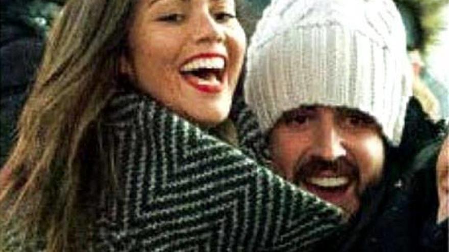 Lara Álvarez y Fernando Alonso reciben 2015 en Nueva York