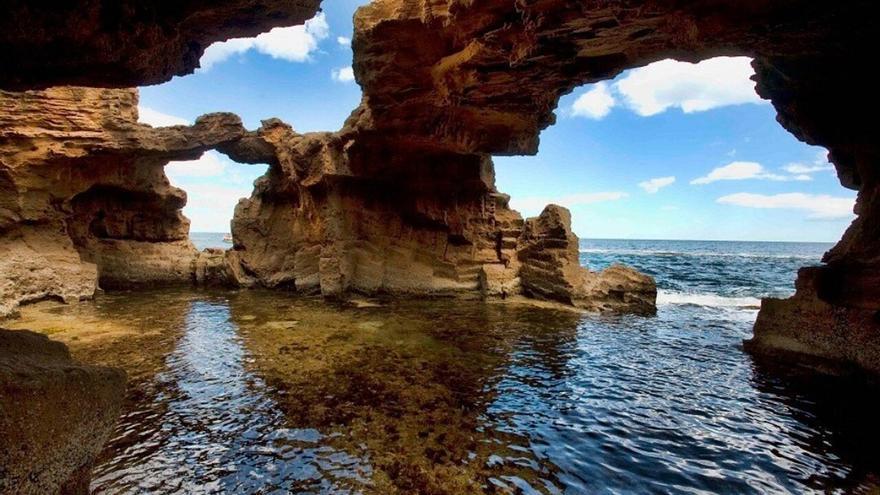 La Cueva Tallada: una espectacular catedral marina esculpida en un acantilado