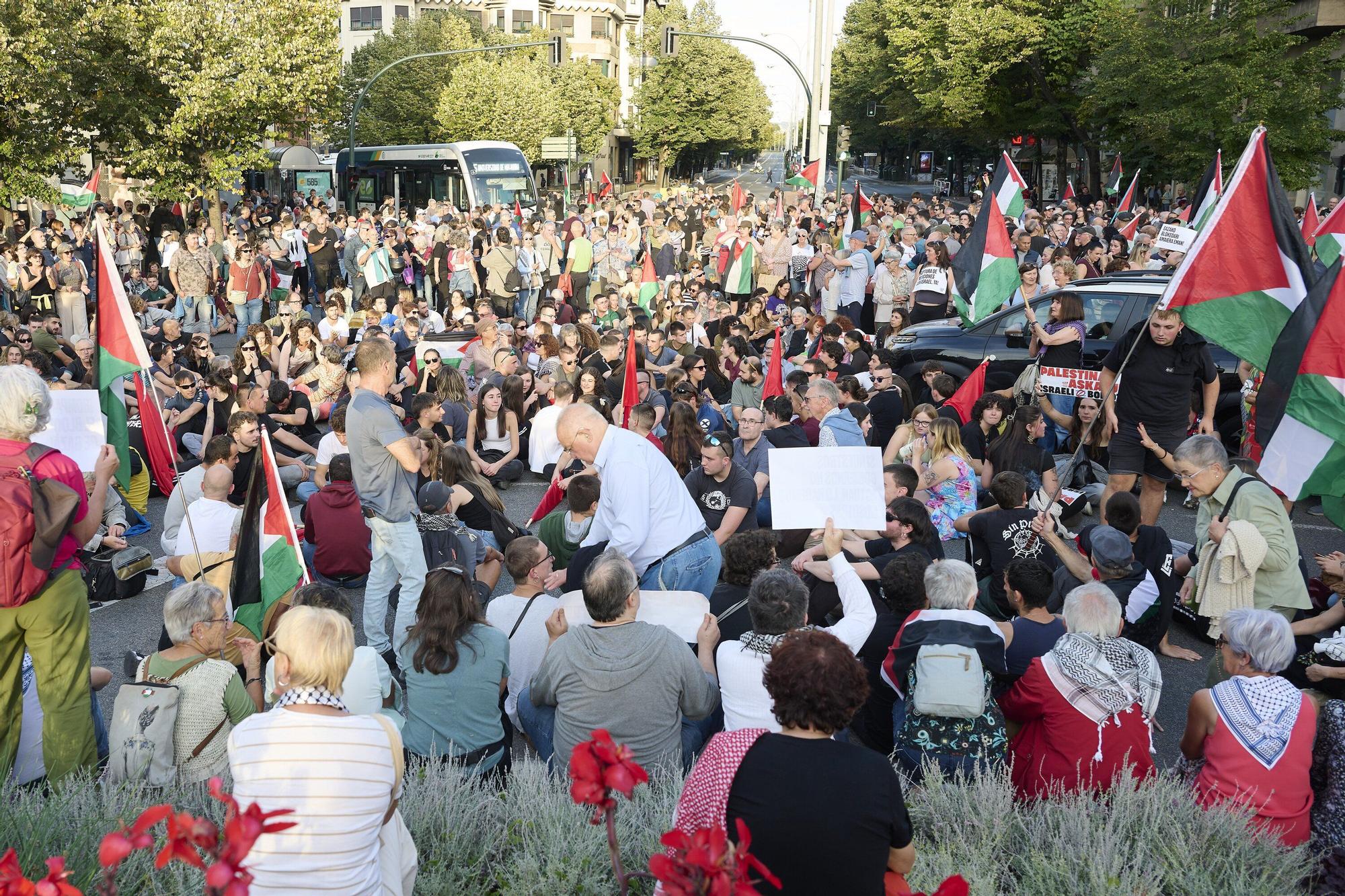 Concentración en Pamplona contra la detención de la flotilla humanitaria a Palestina