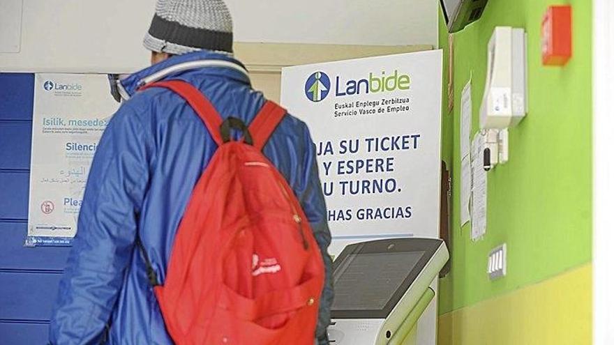 Los pagos de la RGI y la PCV se tramitan a través de Lanbide.