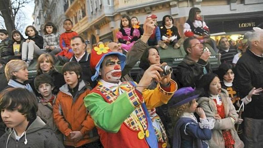 Las comparsas convocarán su desfile para Carnavales 2013