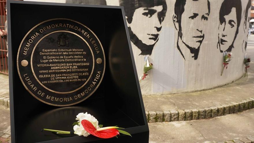 Instituciones, sindicatos, partidos y ciudadanía recuerdan a las víctimas del 3 de marzo