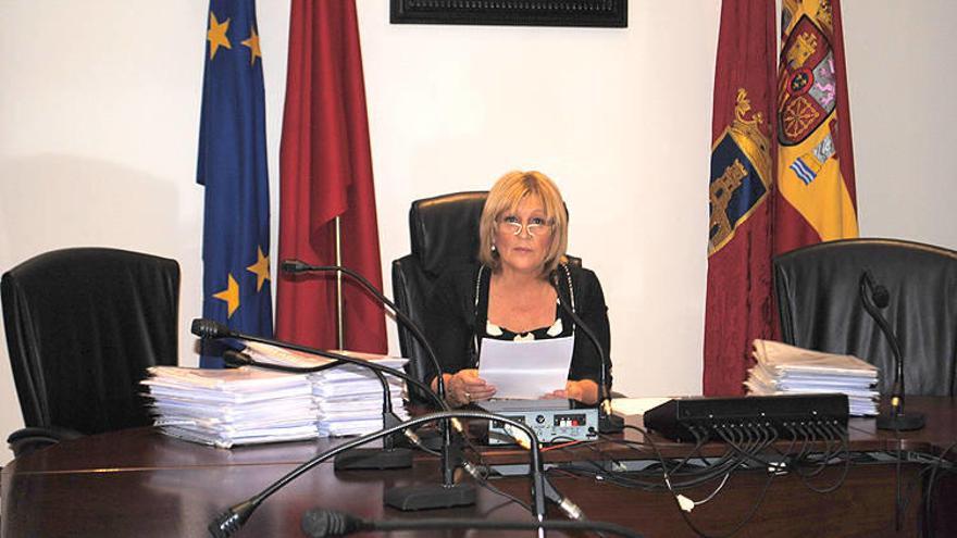 La alcaldesa de Peralta, en la rueda de prensa que ofreció ayer.