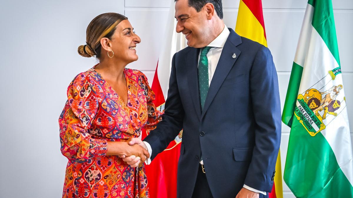 La presidenta de Cantabria junto al presidente de la Junta de Andalucía