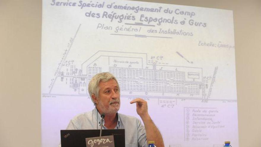 Josu Chueca, en una charla en la sede de Gogora. Foto: José Mari Martínez