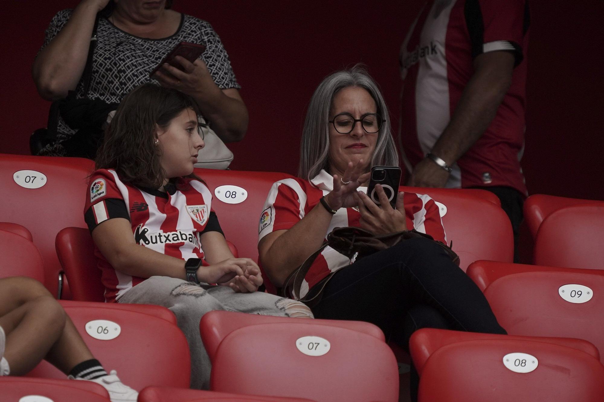 En imágenes: ¿Has estado en San Mamés viendo el Athletic-Alavés? Búscate en nuestra galería
