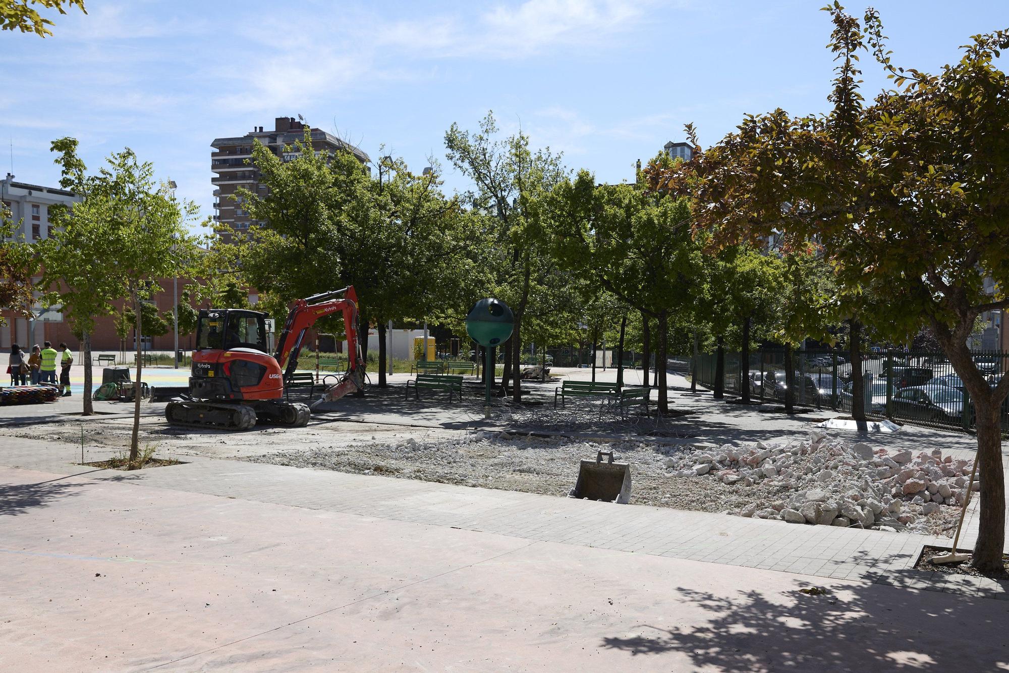 Fotos de las obras en Pamplona, que no descansa ni en verano
