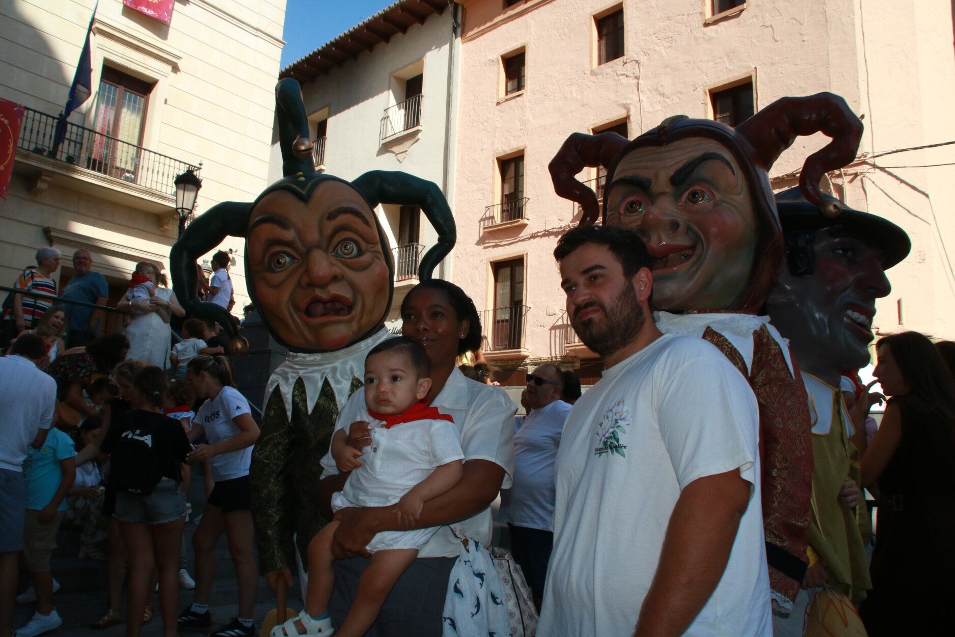Fotos de la imposición del pañuelo de fiestas de Tudela a los nacidos en 2024
