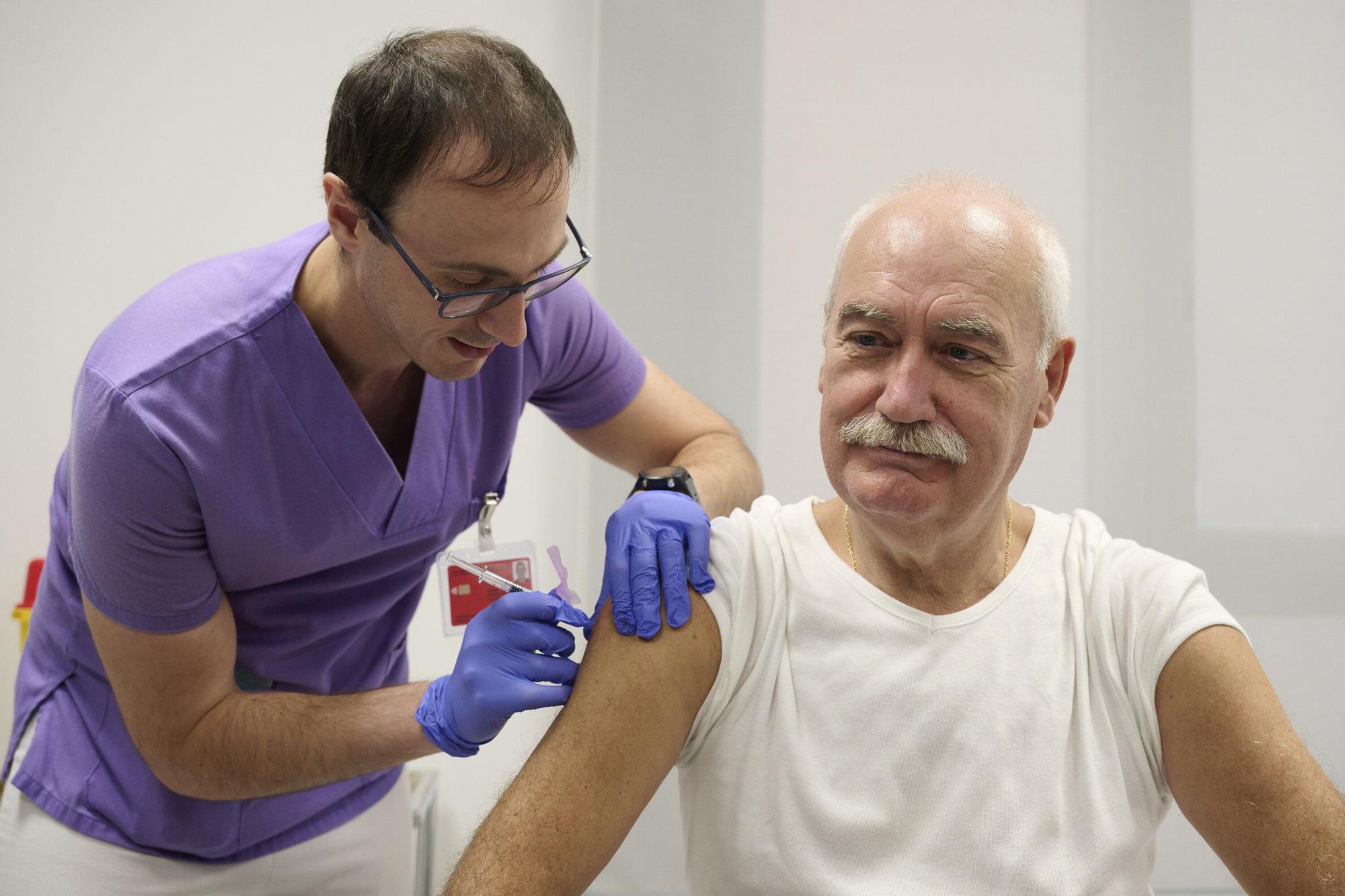 Arranca la campaña de vacunación de vacunación contra la gripe y el Covid del curso 25-26