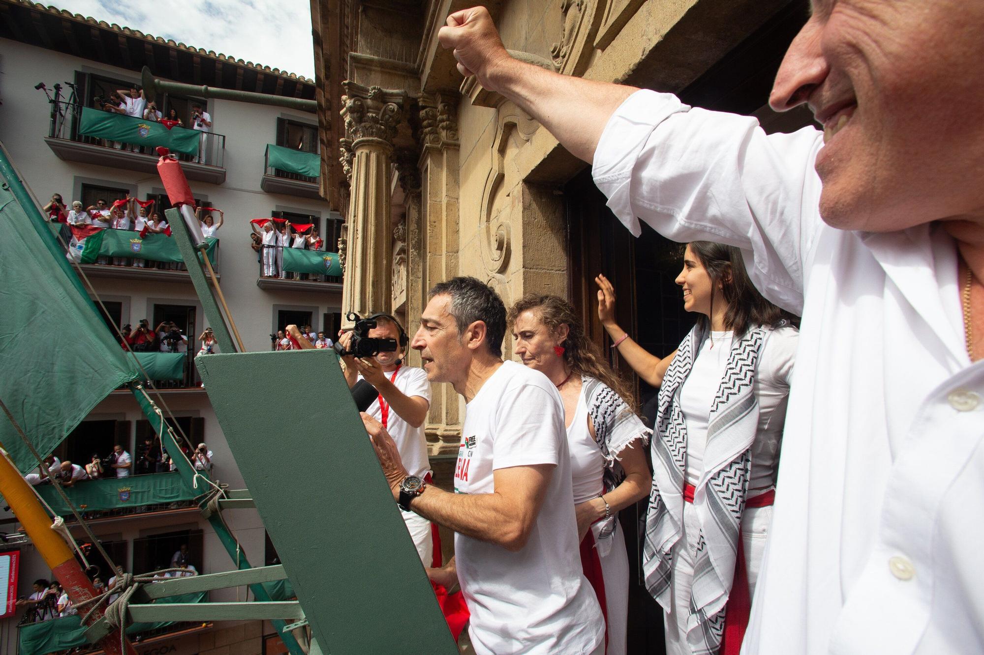 Fotos del  Chupinazo de San Fermín 2025 en Pamplona: ¡La fiesta más internacional se enciende con un grito solidario por Palestina!