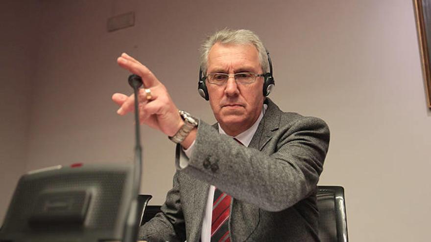Paul Parnham, en su intervención en el Parlamento de Navarra.