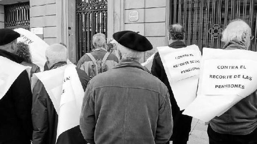 Rajoy plantea penalizar la jubilación parcial