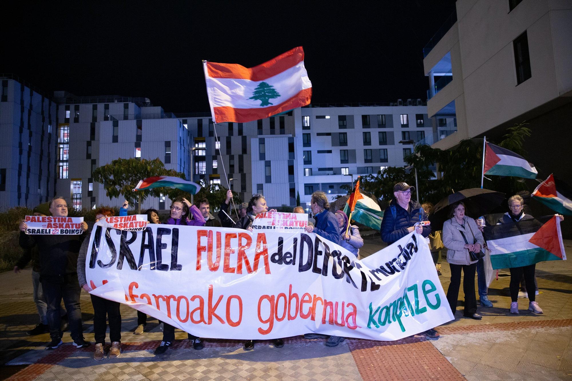 Protesta de BDZ Nafarroa por la participación de Israel en el Campeonato del Mundo de Trampolín