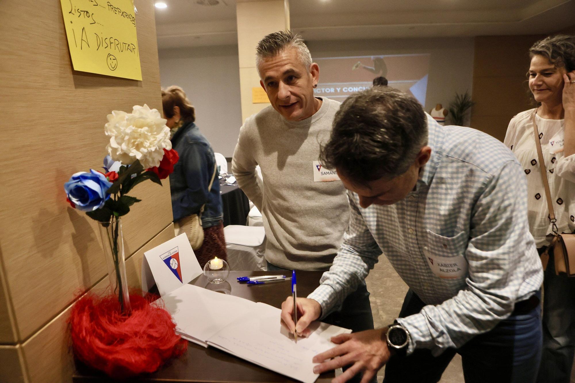En imágenes: Homenaje al histórico entrenador de atletismo alavés Víctor Clemente