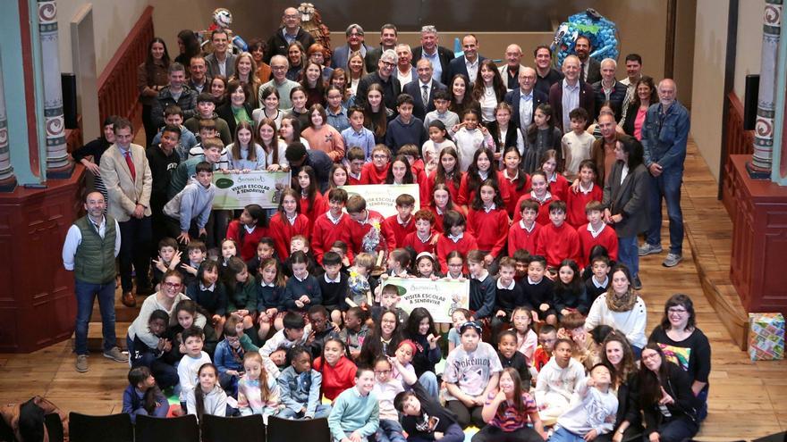 RO-BOT, el castor “Pin-Pon Pilas” y Leonardo Tierrinci reciben los premios del IV Concurso Reciclón de mascotas recicladas