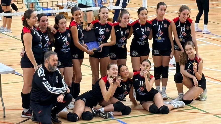 El club femenino irundarra Suge Trebeak se proclama campeón de Gipuzkoa en la categoría infantil