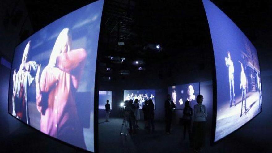 El Museo Guggenheim Bilbao expone la última videoinstalación de la británica Sam Taylor-Johnson.