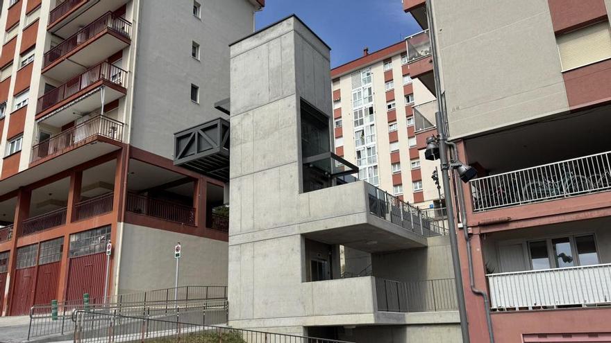 Zarautz estrena tres ascensores públicos en Vista Alegre