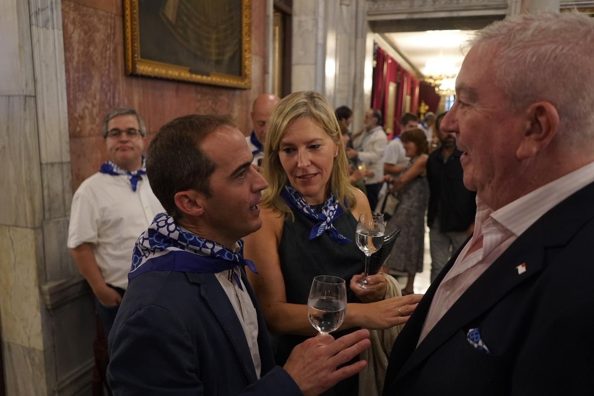 Recepción a la sociedad bilbaina en el Ayuntamiento de Bilbao