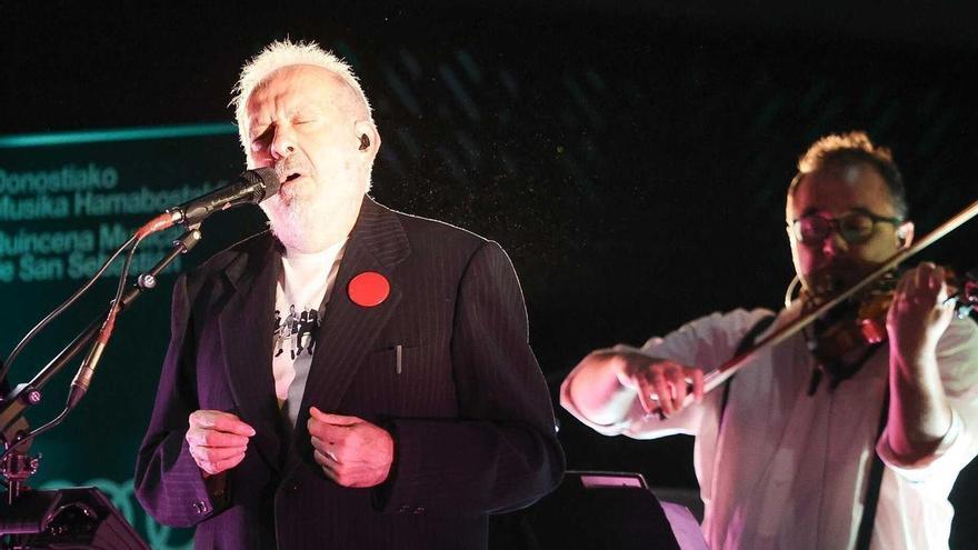 Solidaridad y música llenan un Aitzina Folk que adelanta sus fechas