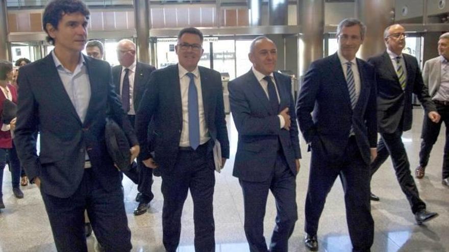 Anticipos y deuda devoran el excedente de gasto