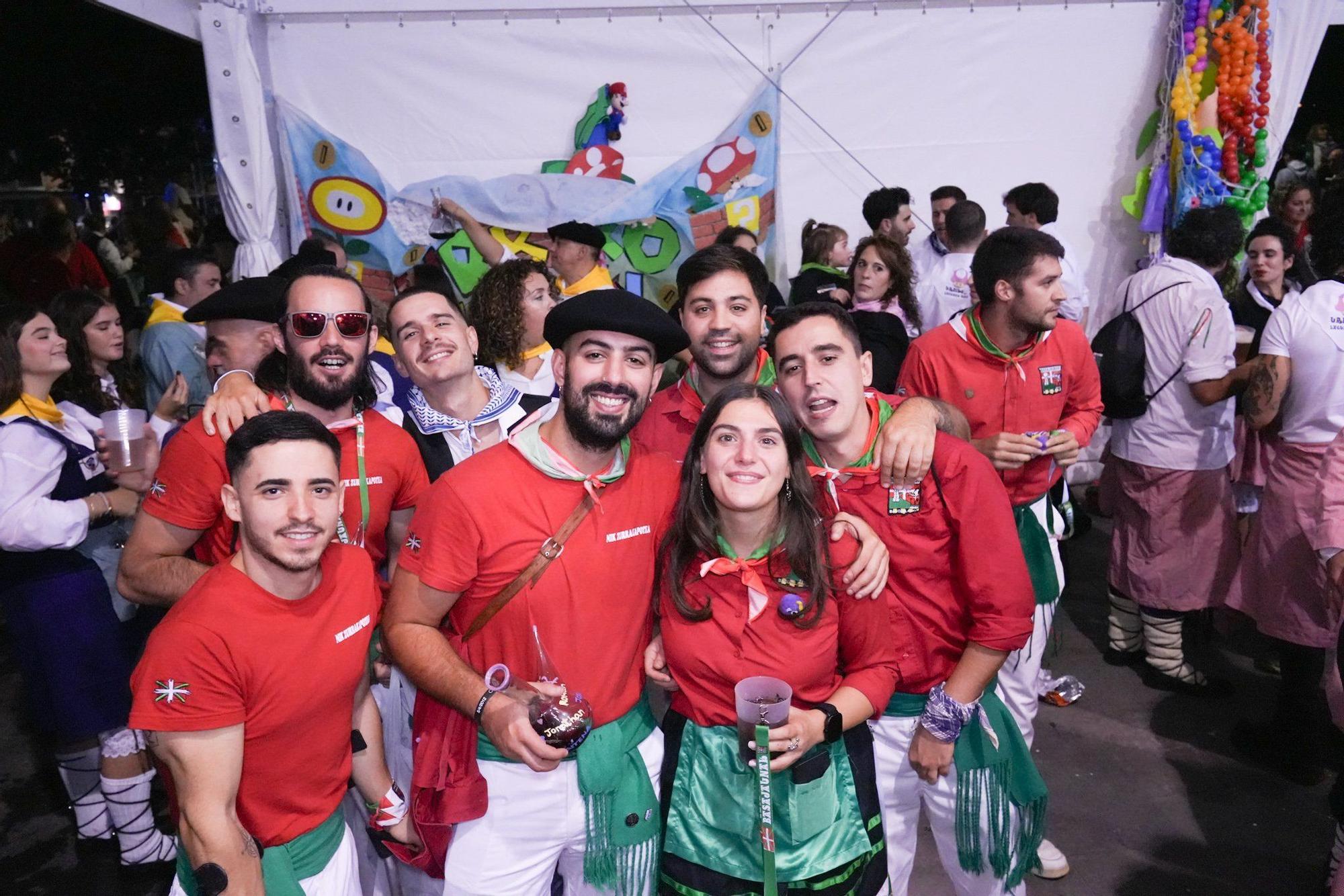 Yeray González da la salida a la intensa maratón de 9 días de fiestas de Basauri con las cuadrillas invadiendo las calles