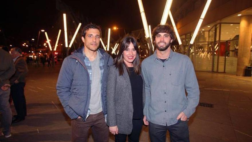 Unai Hernáez, Oihane Llano y Jon Ander Beaskoetxea no quisieron perderse la actuación del artista norirlandés.