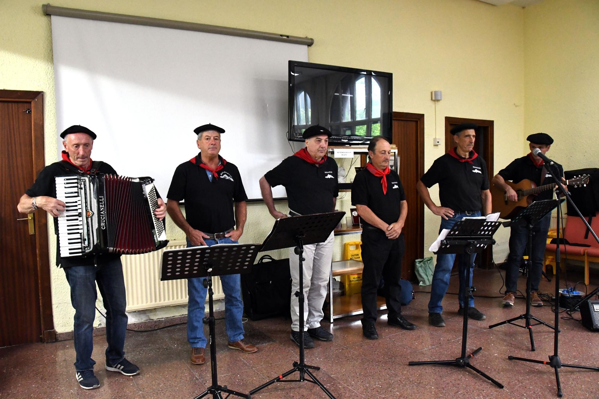 Día de aitetxis y amatxis en Elizondo con concierto de la Banda Recreo