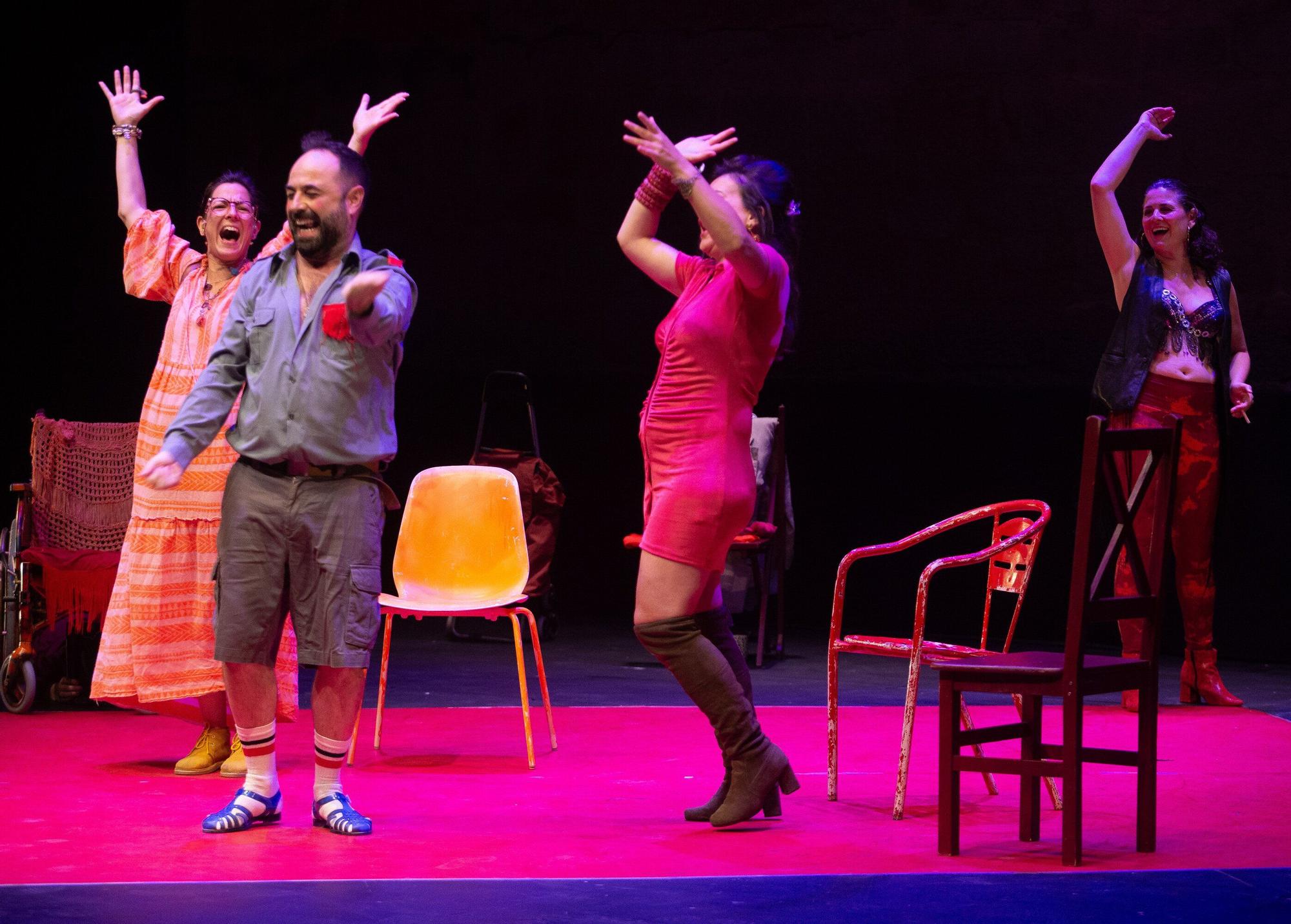 Fotos de 'Las bingueras de Eurípides' en el Festival de Teatro de Olite 2025