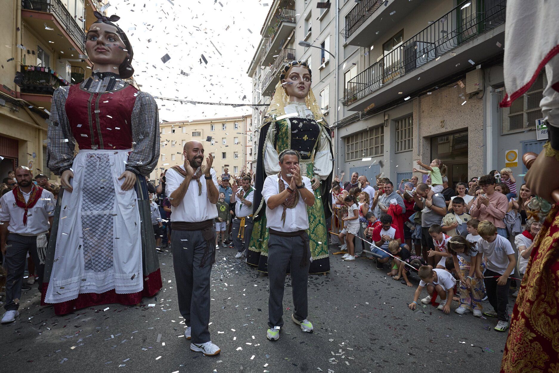 Fotos de la despedida de los gigantes en fiestas de Burlada