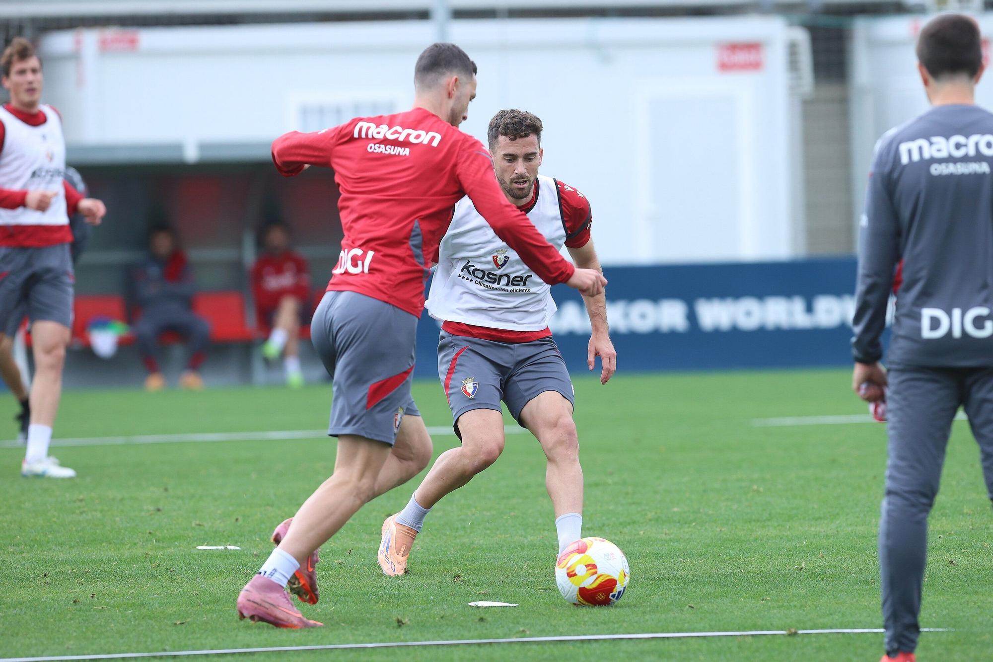 Fotos del entrenamiento de Osasuna (lunes 27 de octubre de 2025)
