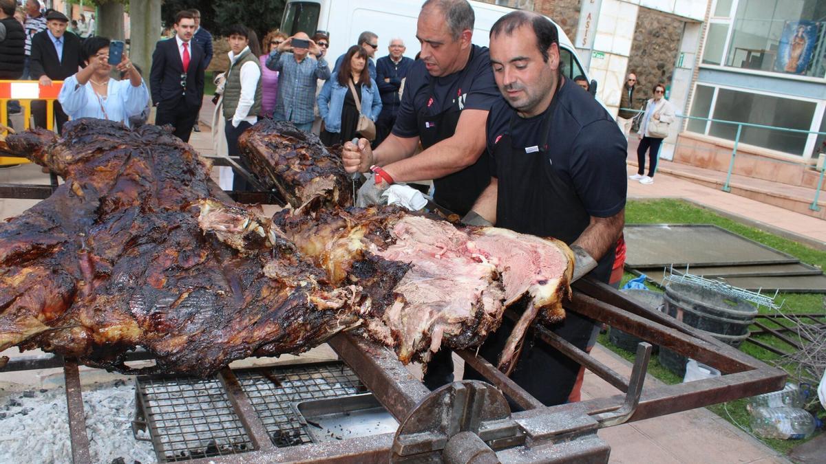 Despiece de ternera para la degustación dentro de la Feria de la Gastronomía.
