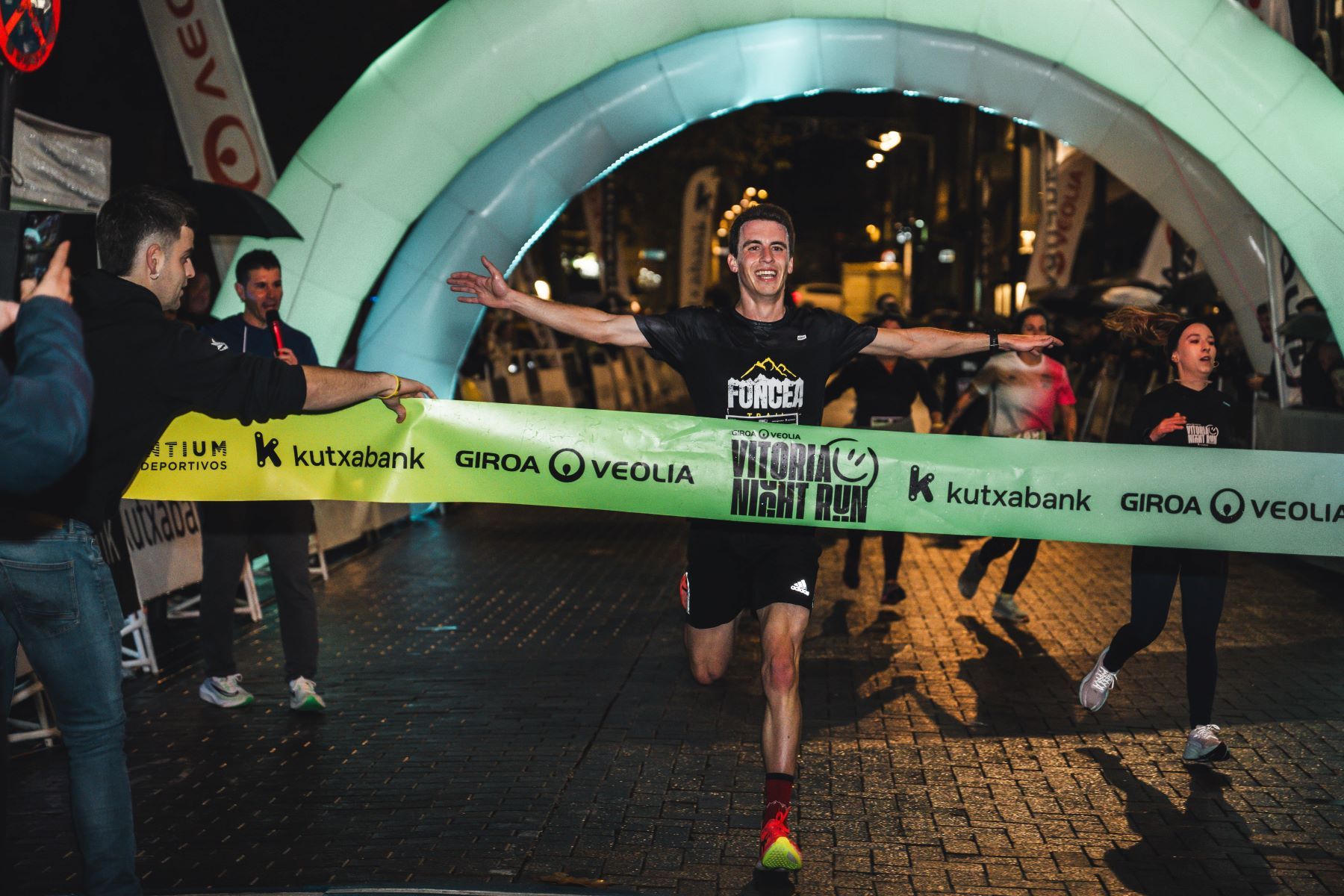 Las mejores imáganes de la Giroa Veolia Vitoria Night Run