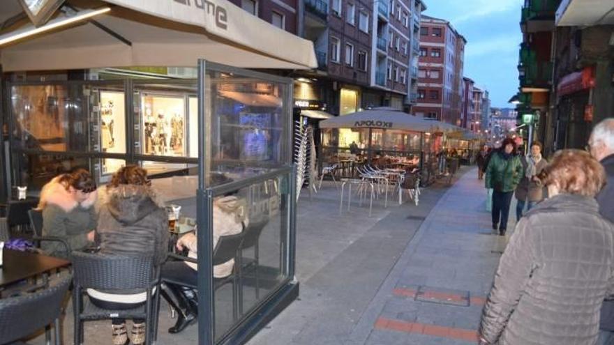 Los municipios de Bizkaia regulan los veladores por calles y sillas