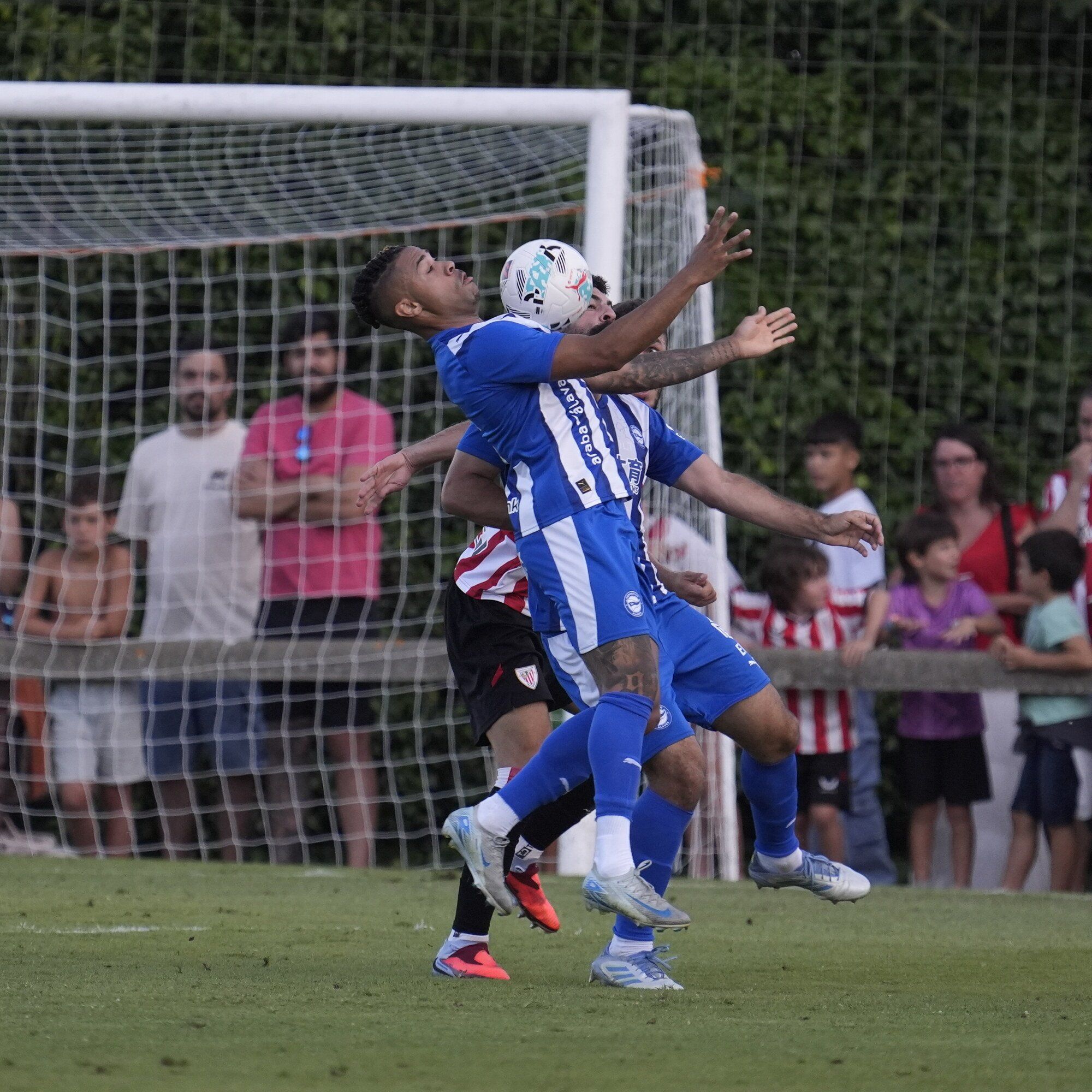 En imágenes: Ilusionante estreno del Alavés en Laguardia (1-0)