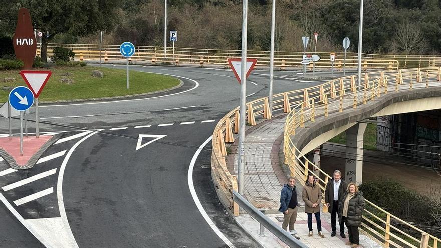 La rotonda de Artzabal de Deba cambia de cara para mejorar la convivencia entre viandantes y vehículos