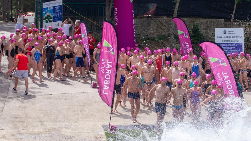 Fotos de la I Travesía de Natación Inclusiva en Alloz